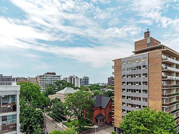 Building at 177 Saint George in Toronto, CA