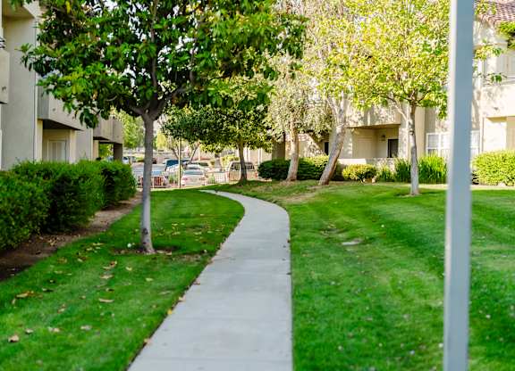 Walking Path at Legends at Rancho Belago, Moreno Valley