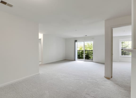 Living Room With Private Balcony at The Fields of Chantilly, Chantilly, 20151