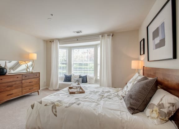 Gorgeous Bedroom at Cascades Overlook, Sterling, VA