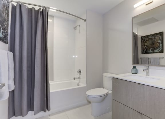 Bathroom With Bathtub at 1405 Point, Baltimore, 21231