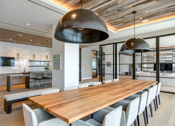 Clubhouse Dining at 1405 Point, Maryland