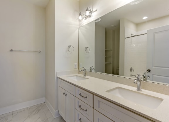 Bathroom With Vanity Lights at Waverly Place, North Charleston, SC