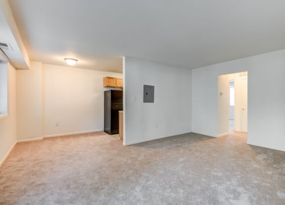 Unfurnished Living Area at The Fields of Alexandria, Alexandria, VA, 22304