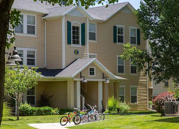 Exterior at Bluffs Apartments, Bluffdale, Utah