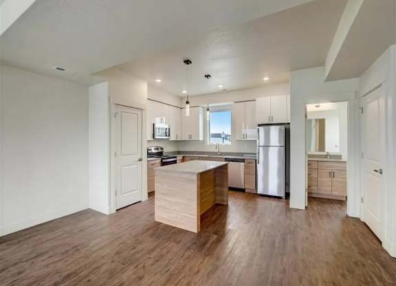 Gourmet Kitchen at Vaseo Townhomes, Lehi, UT