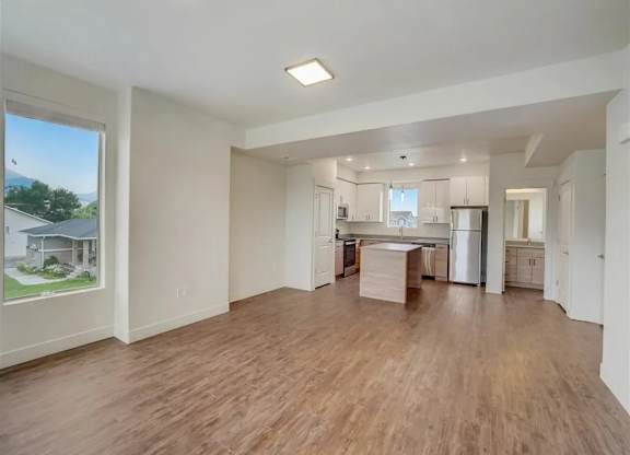 Updated Kitchen at Vaseo Townhomes, Utah