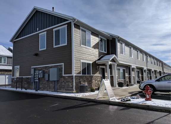Building Exterior View at Calla Homes Apartments, Utah