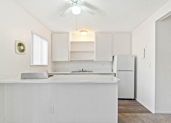kitchen with white counter at Canyon Shadows Apartments, Riverside, 92503