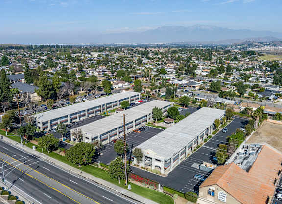 Top view showing buildings and trees at Canyon Shadows Apartments, California