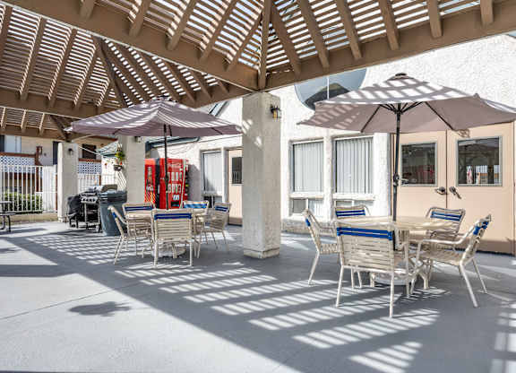 Courtyard With Ample Sitting at Whispering Fountains Monrovia, Monrovia, CA, 91016