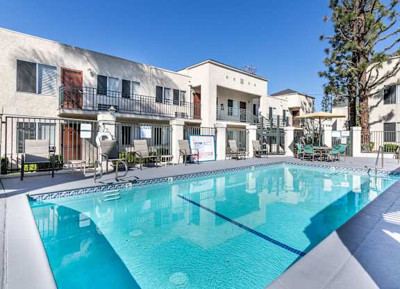 Swimming Pool And Sundeck at Whispering Fountains Whittier, Whittier, CA, 90606