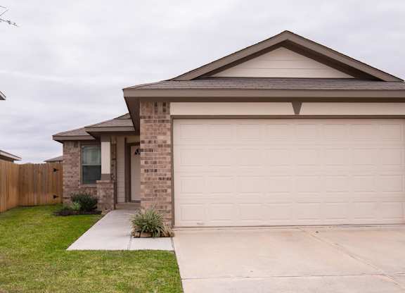Garages Available at The Village at Caney Mills, Conroe, 77303