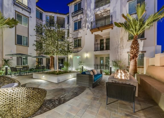 Outdoor Lounge at Sola at Pacific Highlands Ranch Apartments, California, 92130