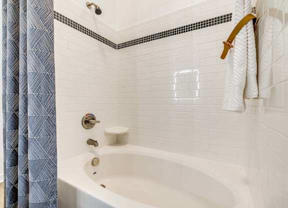 Midtown 205 Model Bath