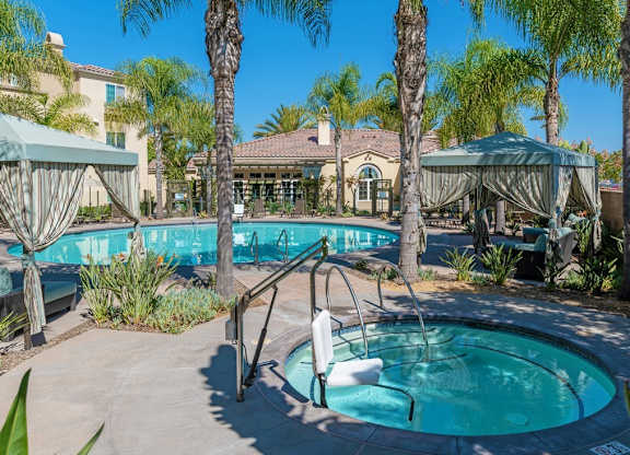 pool and jacuzzi at Tavera Apartments