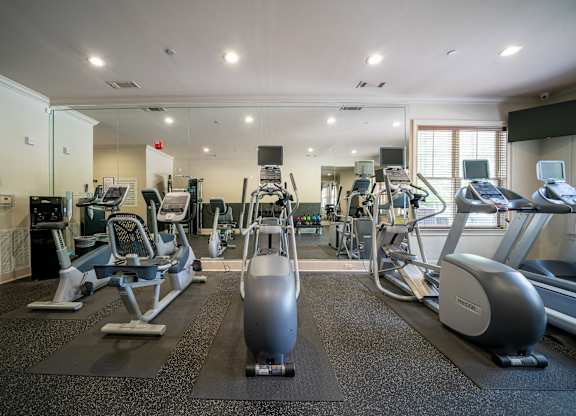 fitness center  at Westmount at Ashwood, Georgia