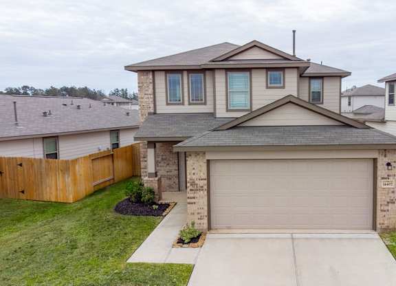 Garages Available at The Village at Caney Mills, Conroe, 77303