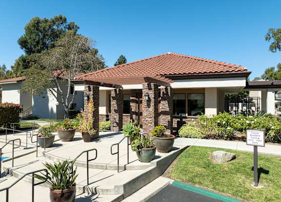 Exterior at Shadowridge Woodbend Apartments