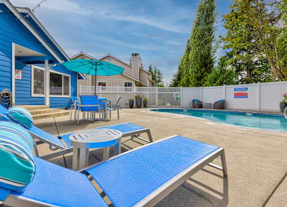 Island Homestead Pool Seating