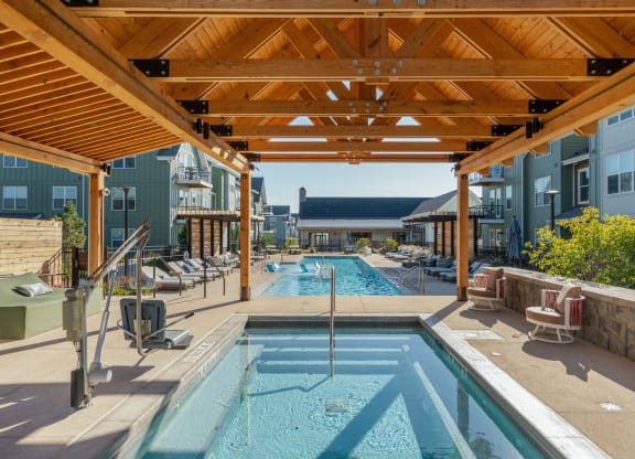 Swimming Pool and Spa New Apartments in Broomfield, CO