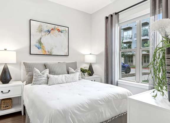 Gorgeous Bedroom at Trailhead, Austin