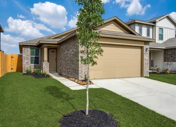 Green Outdoor Space at The Village at Caney Mills, Texas, 77303
