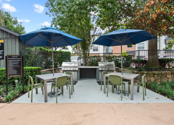 Outdoor grill area at Mission Gate in Plano TX