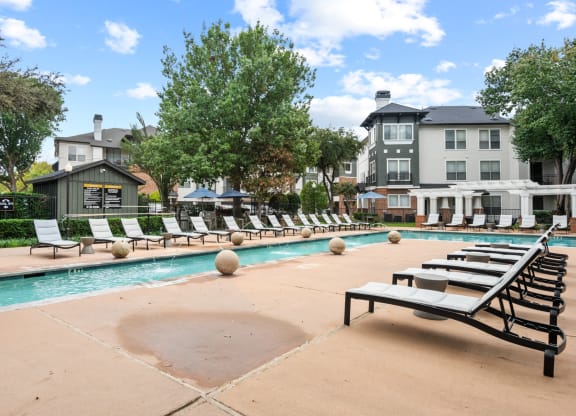 Sparkling pool at Mission Gate in Plano TX