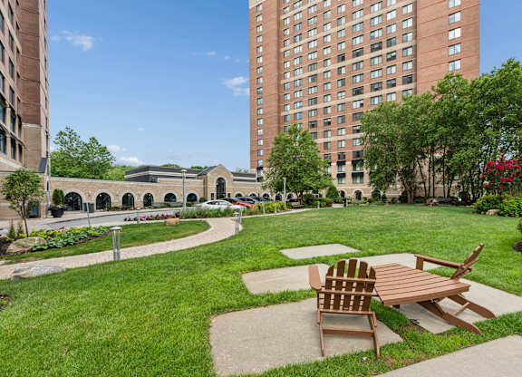 Exterior of 15 Bank Apartments in White Plains, NY 10606