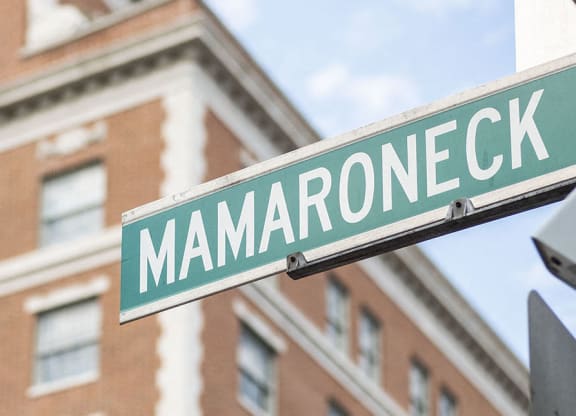 Street sign at 15 Bank Apartments, White Plains