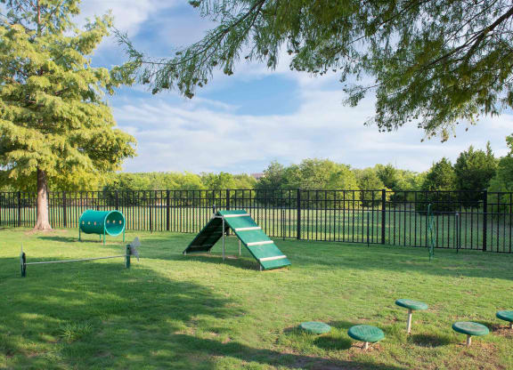 Pet Friendly Apartments to Rent Plano TX at Mission Gate, Texas