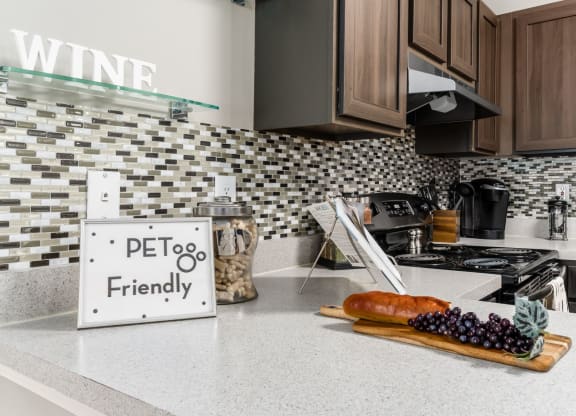 A kitchen counter at Estates at Brentwood Lake Apartments, Reynoldsburg