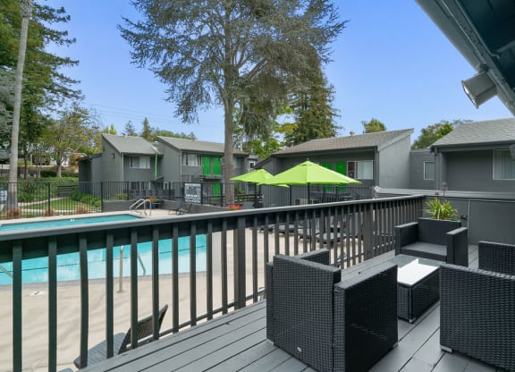Balcony/Pool Area