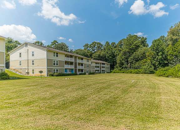 Building exterior at Bradford Gwinnett & Townhomes in Norcross, GA 30071