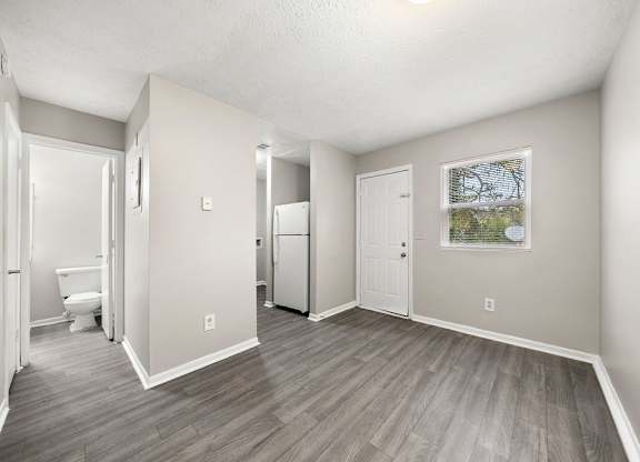 Dining room at Bradford Gwinnett & Townhomes in Norcross, GA 30071