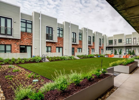 Lush Green Outdoor Spaces at 2100 Acklen Flats, Nashville