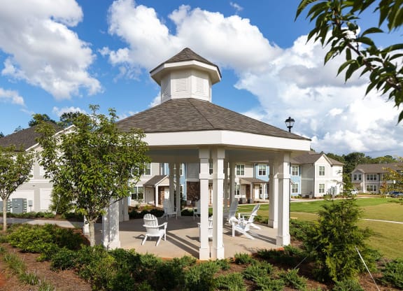 gazebo with chairs at Carmel Vista, McDonough, Georgia
