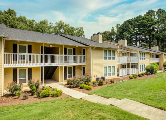 building at Laurel Oaks, Raleigh
