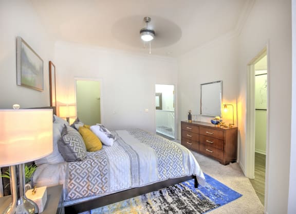 Designer bedroomat Landing at Round Rock, Texas