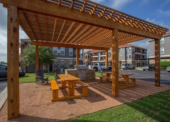 Grilling Station And Courtyard at Teravista, Round Rock, 78665