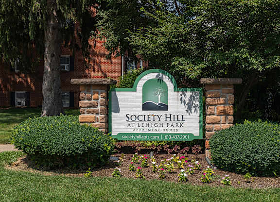 A sign for Society Hill at Lehigh Park apartment homes.