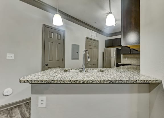 Kitchen Breakfast Bar With Granite Countertops