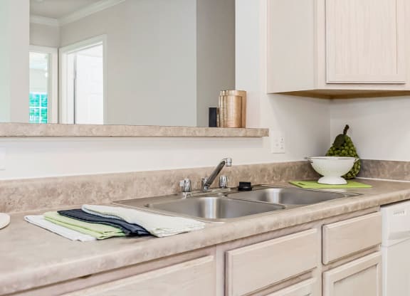 Kitchen with Breakfast Bar