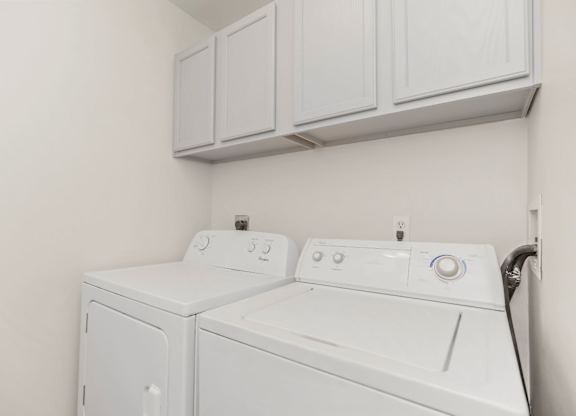 Washer/Dryer with Shelving