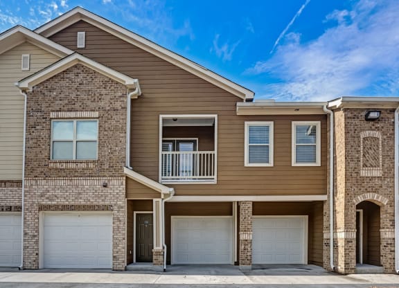 Exterior Of Apartment Homes At Villas At Park Avenue