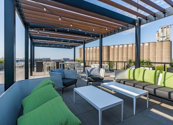 Rooftop Deck Pergola & Lounge
