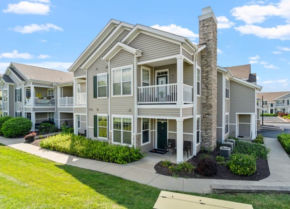 Exterior of Parkway Lakeside