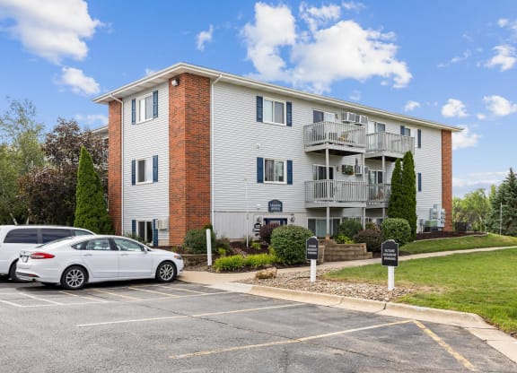 Exterior of Grand Ridge