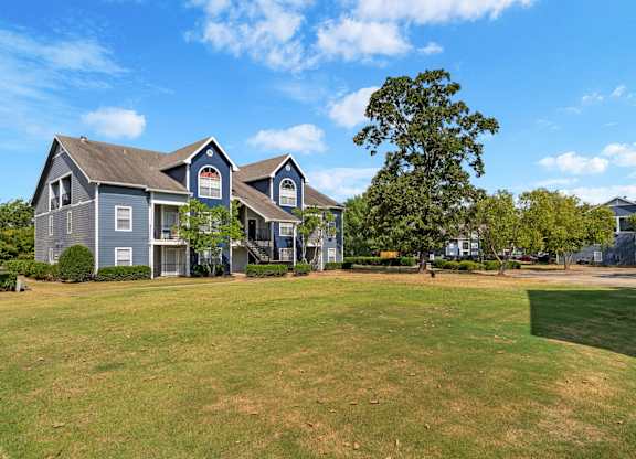 Exterior of Oak Hollow